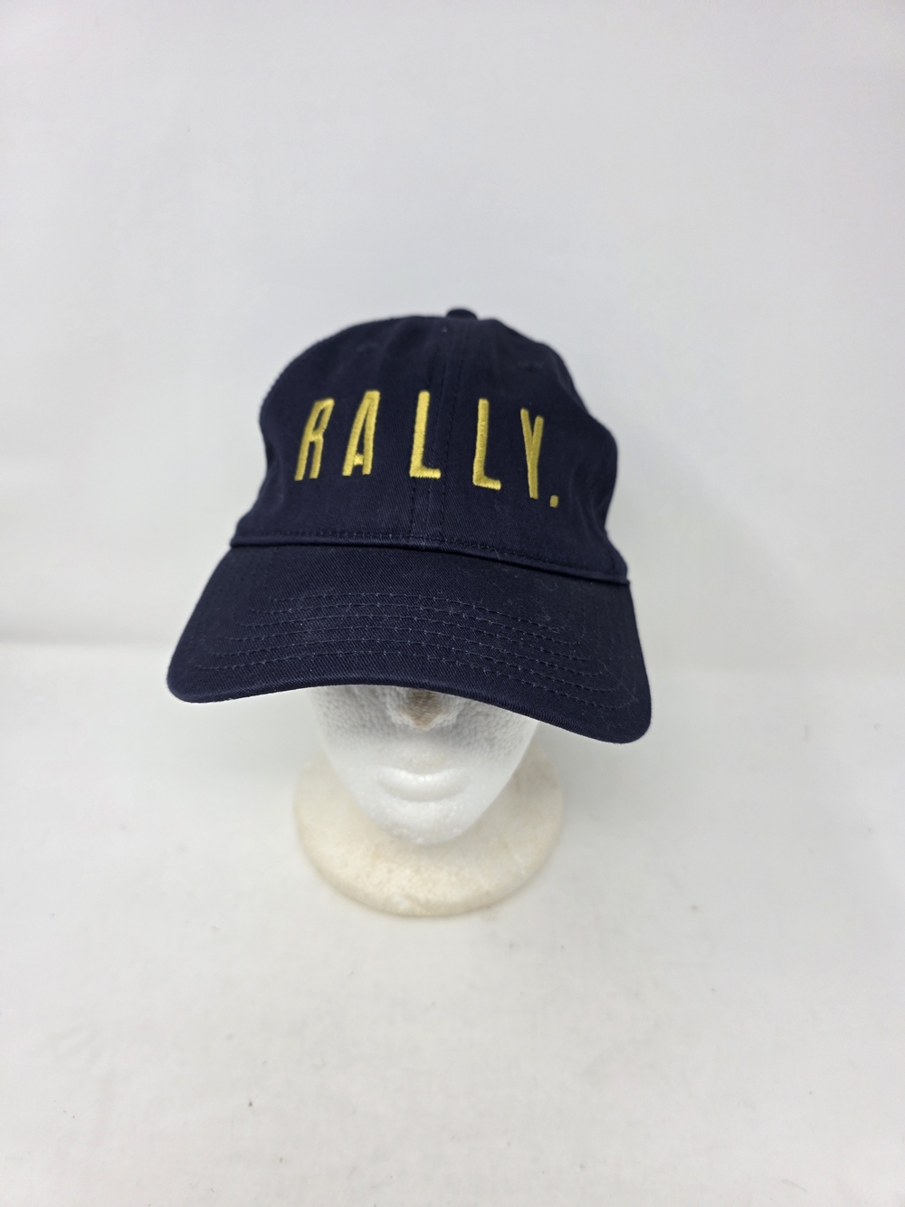 Under Armour Notre Dame Fighting Irish RALLY Hat Navy Blue Gold OSFA Cap